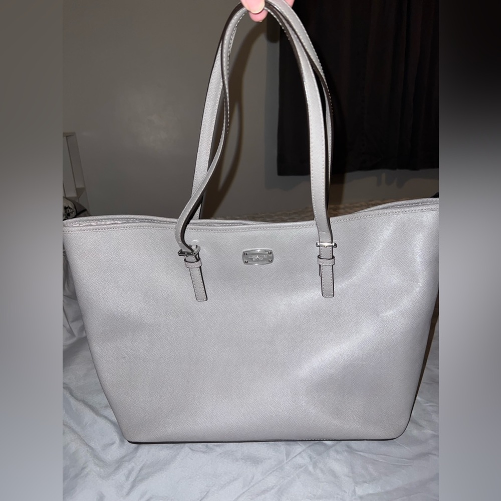 Michael Kors Tote with Logo wallet